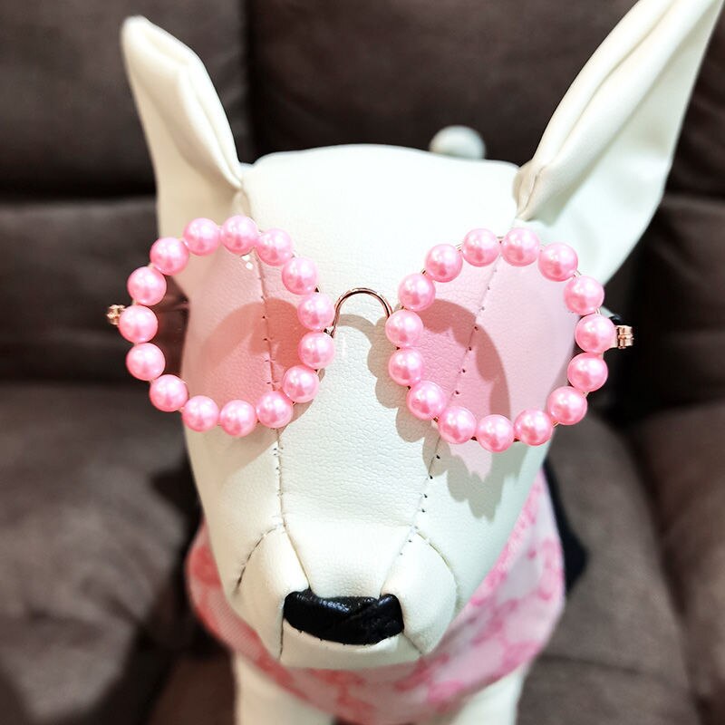 Occhiale gioiello tondo con perle rosa o bianche per cani gatti e animali domestici.