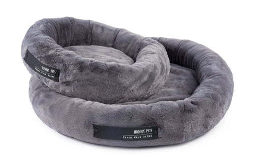 Round doghouse in faux fur 100% Made in Italy. Luxury accessories for your Pet.