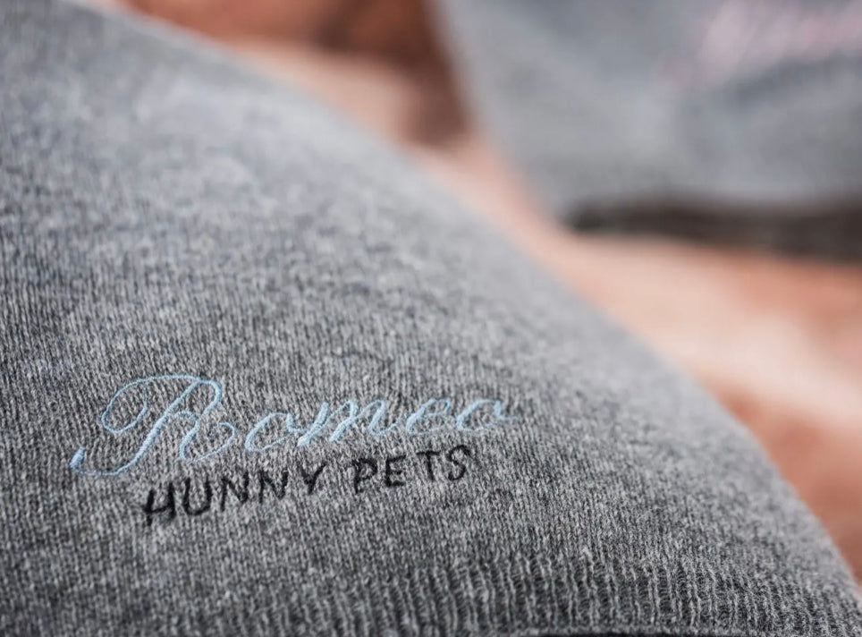 Coperta calda e morbida personalizzabile 100% Made in Italy. Accessori di lusso per cani, gatti e animali domestici.