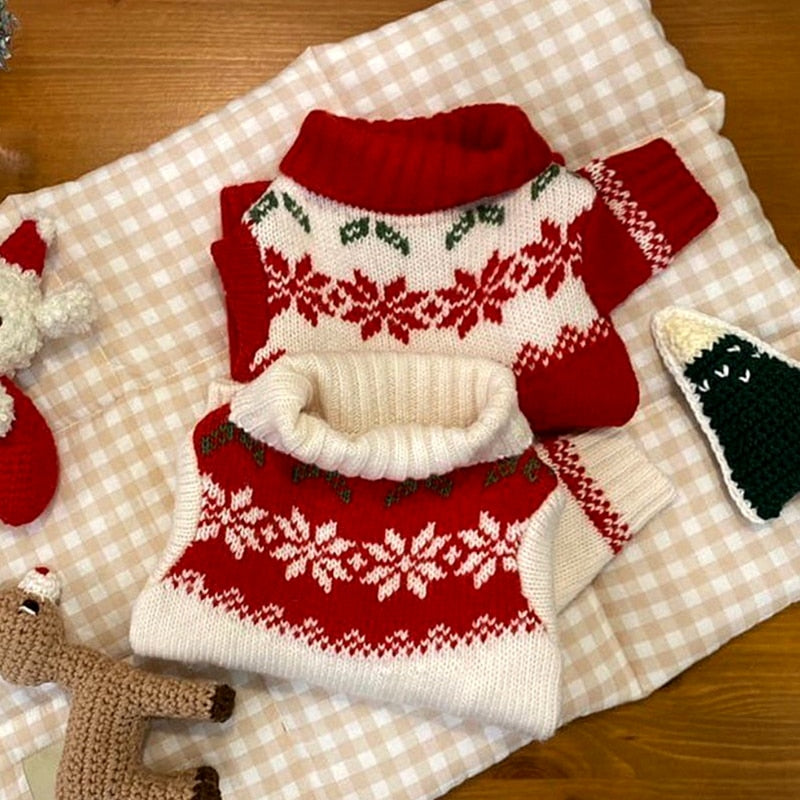 Christmas patterned knitted mountain sweater. Chic clothing for your Pet.