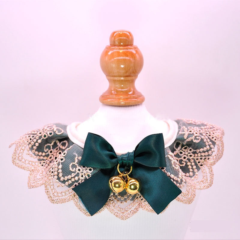 Handmade lace and satin collar, with bells, for dogs, cats and pets.