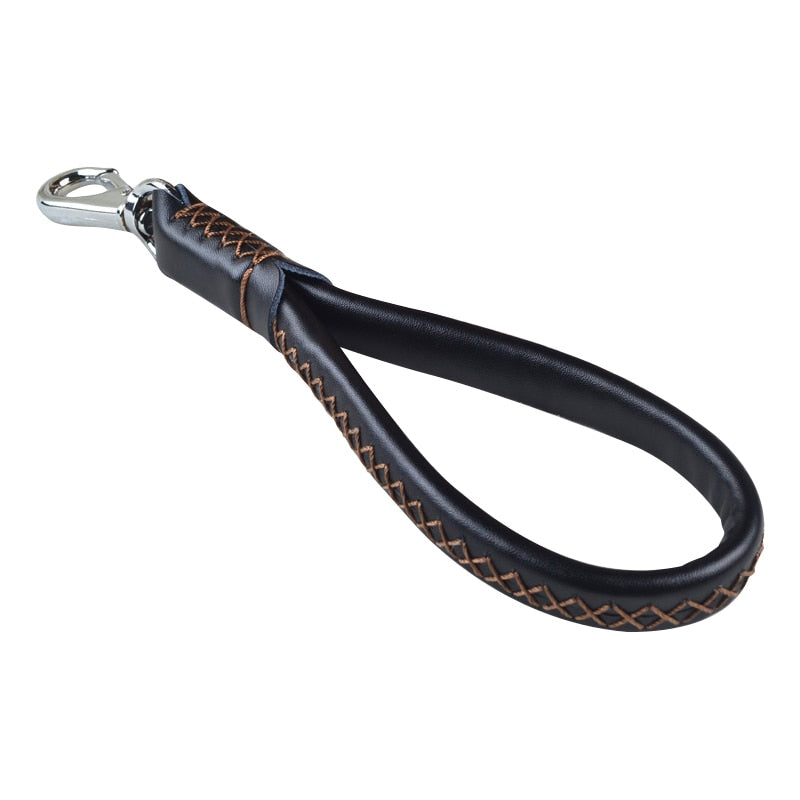 High quality leather short leash for large and giant dogs. Luxury chic accessories and clothing for dogs, cats and pets.