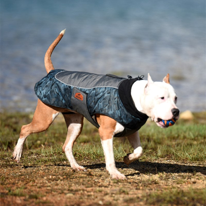 Waterproof shell jacket in technical fabric and with fleece fleece interior for medium-large dogs. Luxurious chic clothing for large sizes.