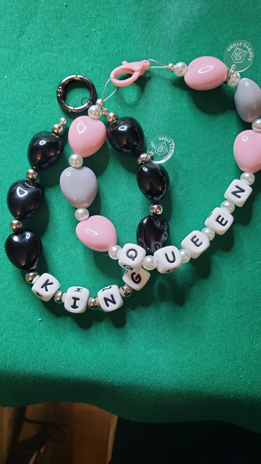 Queen Pink necklace customizable on request. Handmade with love for your pet.